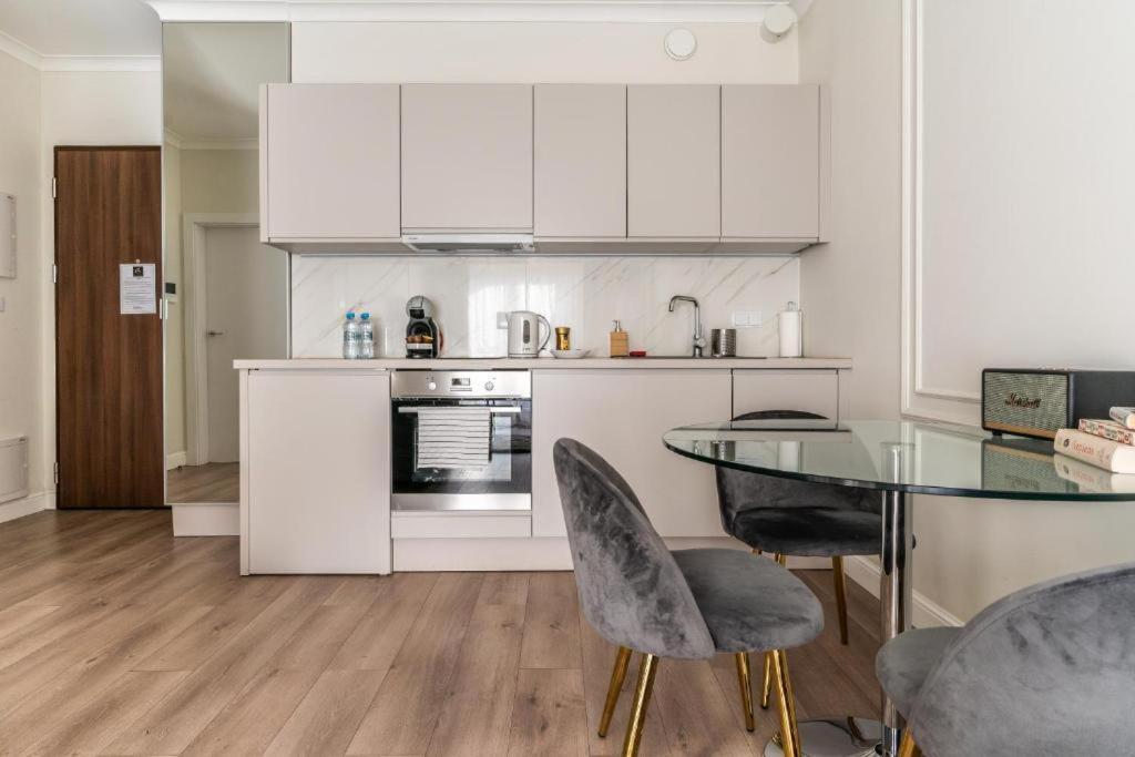 Mennica Residence Apartments Варшава Екстер'єр фото